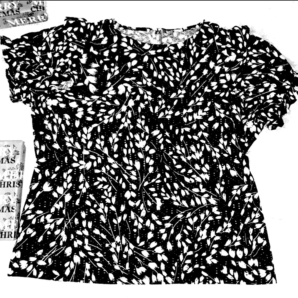 BELLDINI PRINTED KNIT EYELET TOP WITH RUFFLES